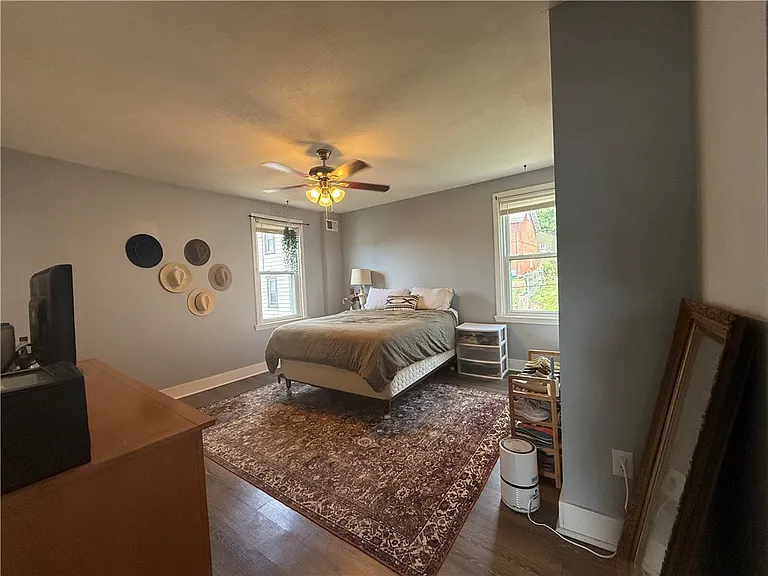 907 Spring Way — Photo 31