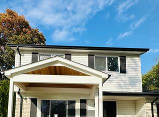 1684 Rustic Ln, Keego Harbor, MI 48320