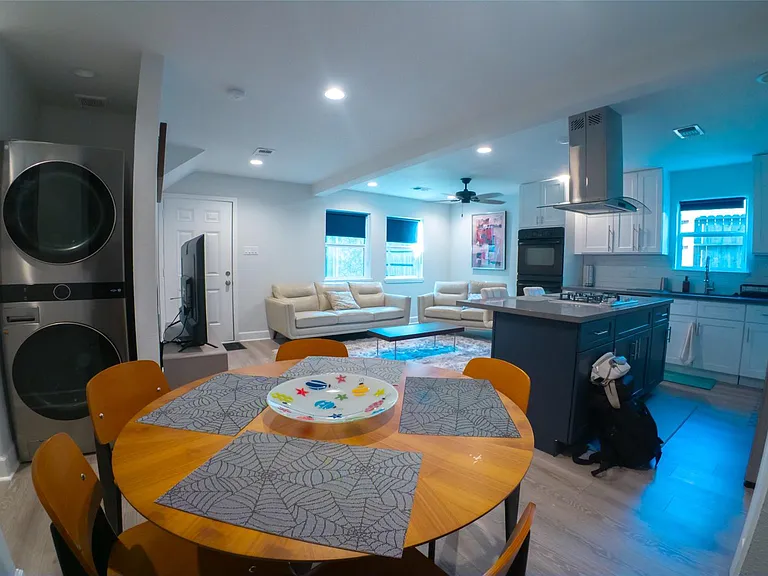 10326 Meadow Lake Ln — Photo 2