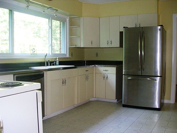 Kitchen, great view of back yard, french door stainless refrigerator