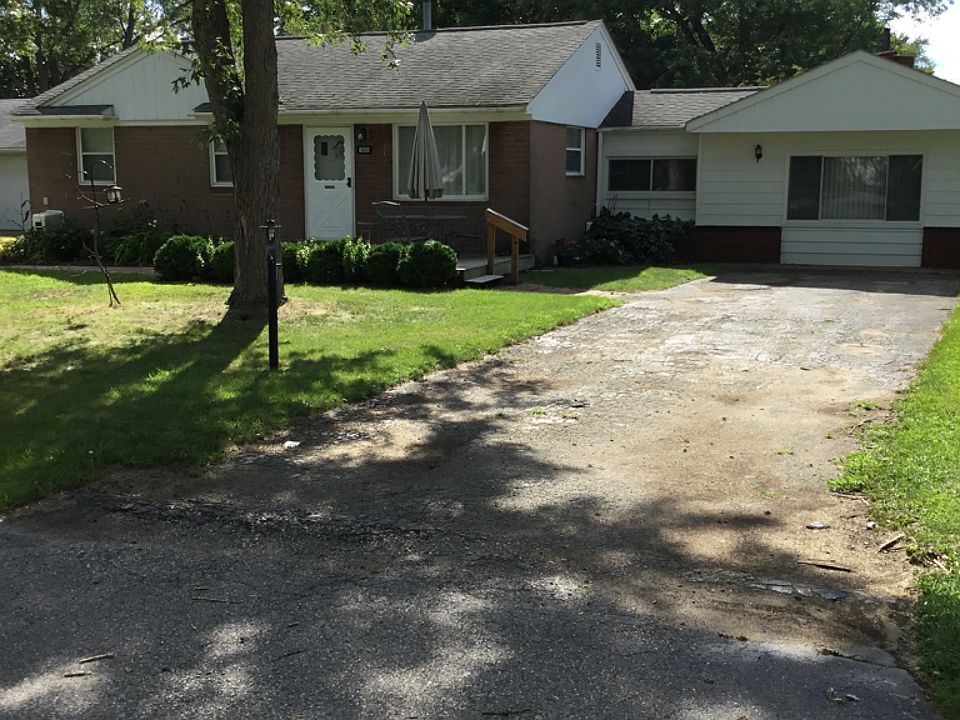 1st image of 3609 Lawrence Ave
