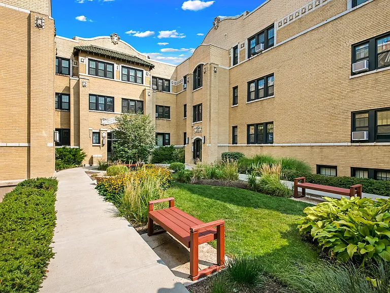 Irving Courts by Reside — Photo 9