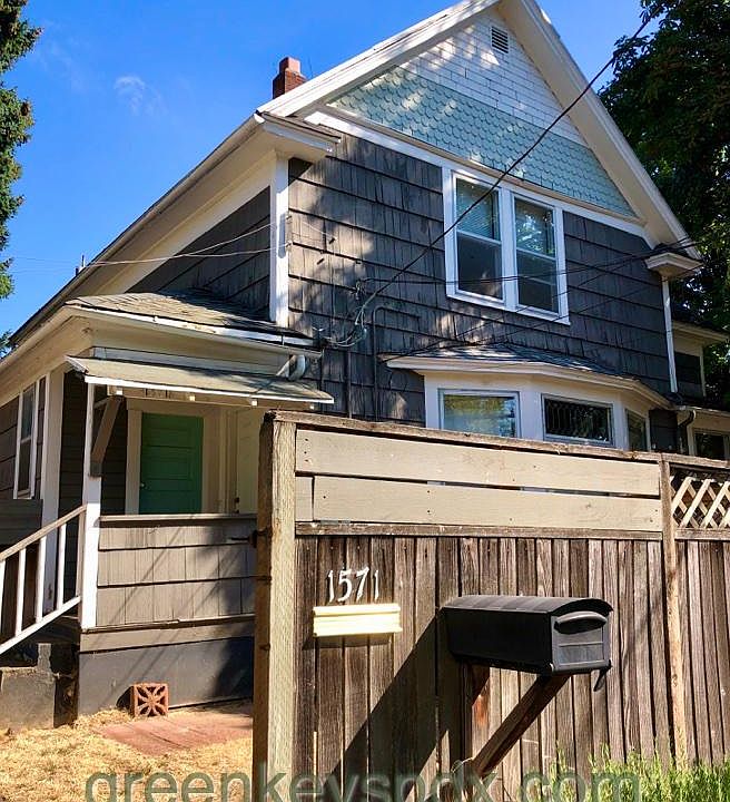 Mailbox, private yard, front porch