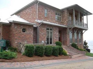 106 Diberville Ln, Madison, MS 39110