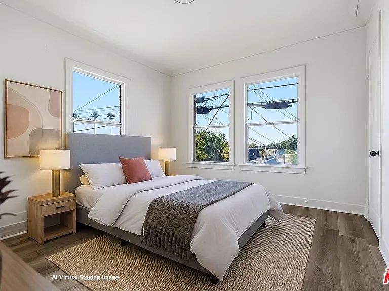 1021 N Mariposa Ave #4 — Photo 9