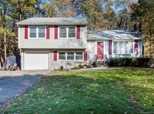 1135 Long Hill Rd, Guilford, CT 06437