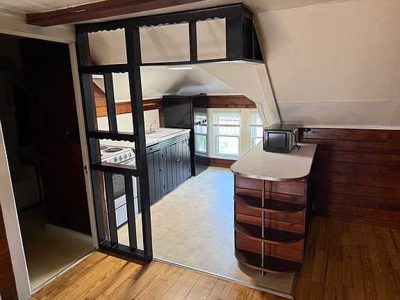 3rd image of 203 W Liberty St #2