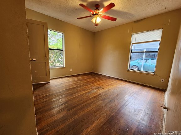 5th image of 414 SUMNER DR