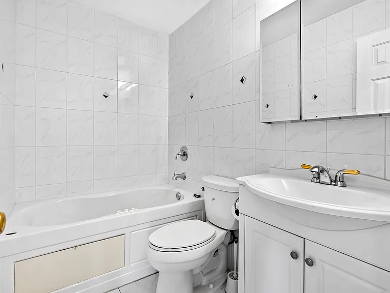 826 Hendrix St — Photo 5