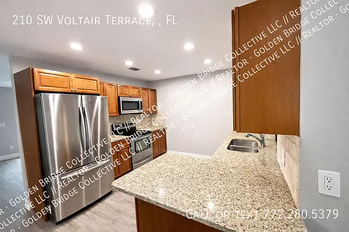 210 SW Voltair Ter Photo 1