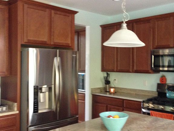 3rd image of 26978 Maxwell Ct