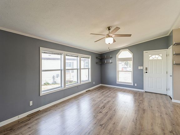 4th image of 1057 Newport Ct