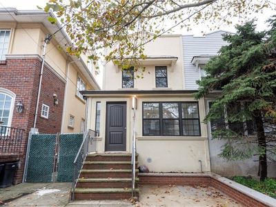 945 E 28th St, Brooklyn, NY, 11210