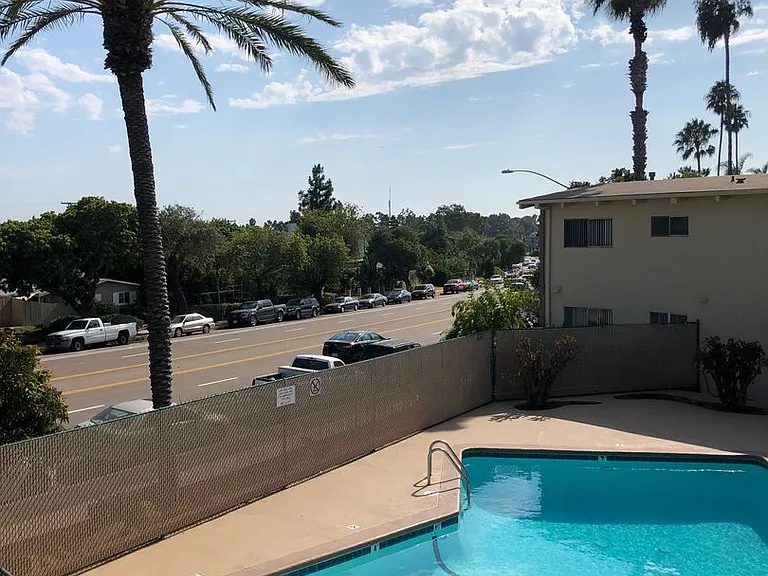 Desert Spa Apartments — Photo 24