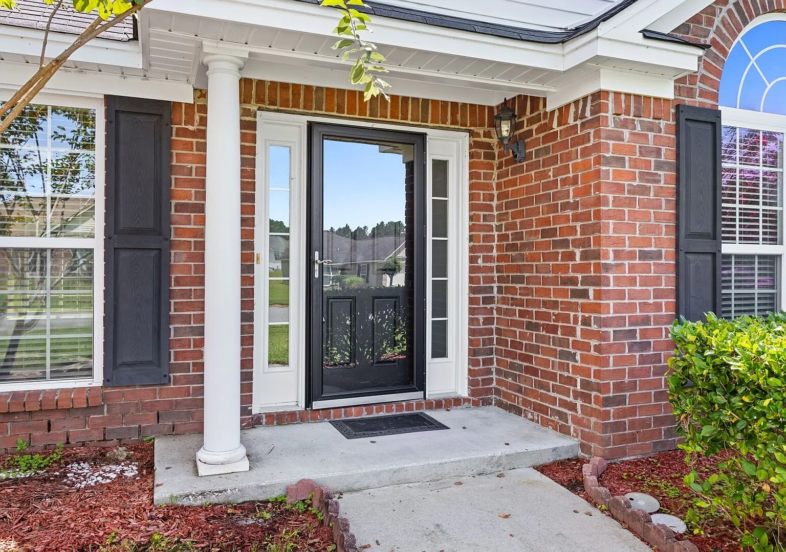 Move-In Ready Home in the Heart of Pooler - 115 Nandina Way — Photo 3