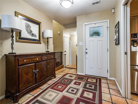5th image of 2409 Stanley Ave
