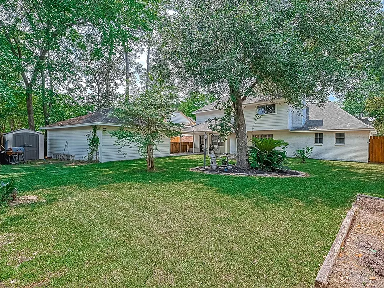 711 Lodgehill Ln — Photo 35