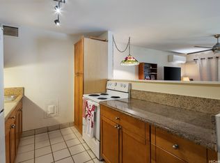 411 Kaiolu St APT 504, Honolulu, HI 96815