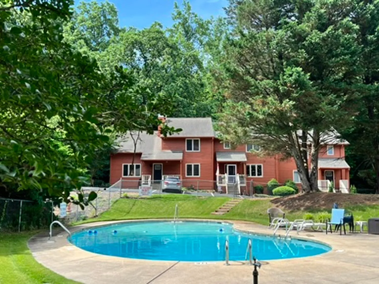 Rose Hill, 811 — Photo 2