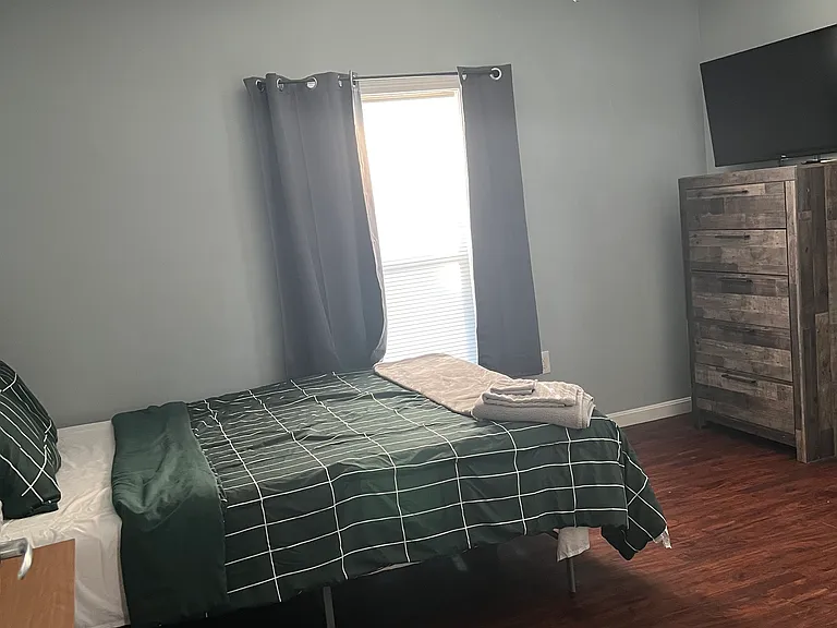 114 Commercial St — Photo 8