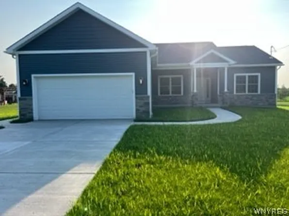 8354 Evelyn Dr, Eden, NY 14057