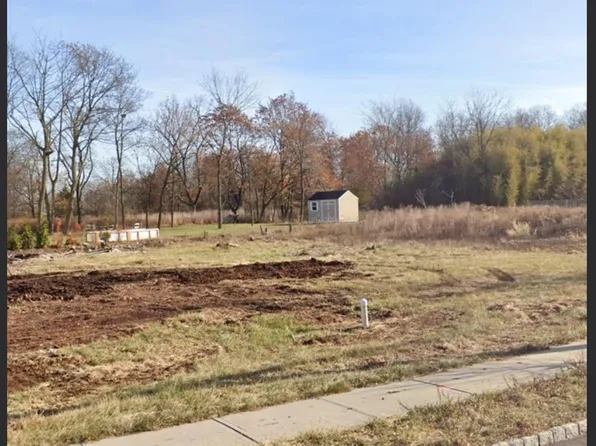 143 School St, Piscataway, NJ 08854