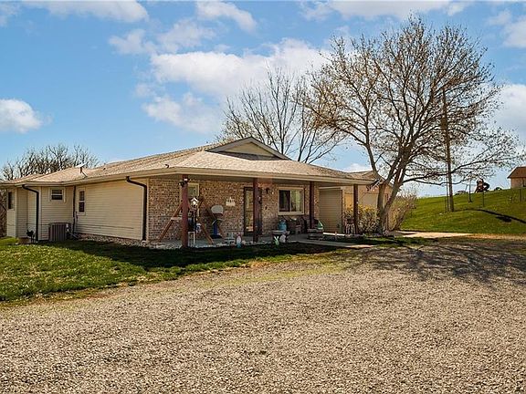 2nd image of 32760 195th St