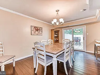 110 Hilltop Ct — Photo 8