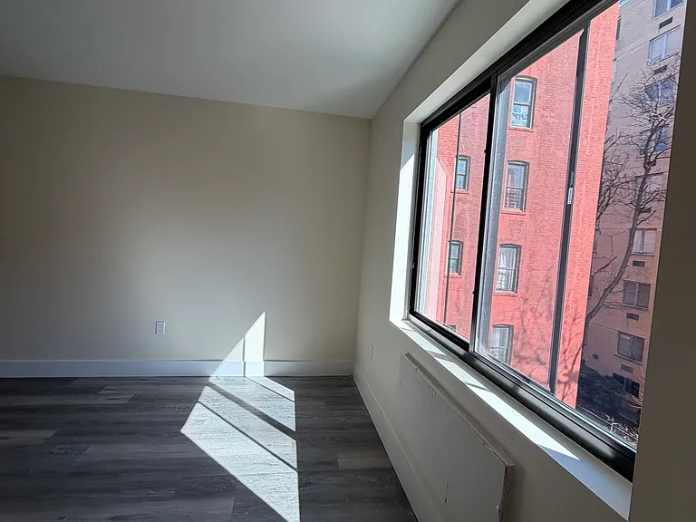 2512 Bronx Park E #G — Photo 10