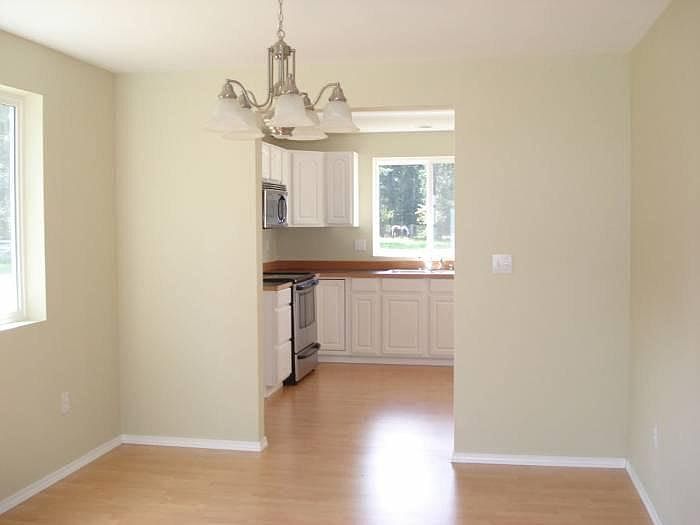 Entry/Living Room