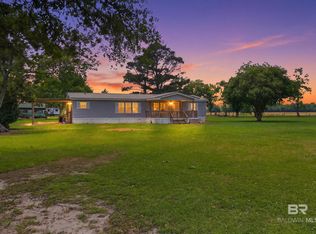 926 Tumbling Ln, Atmore, AL 36502