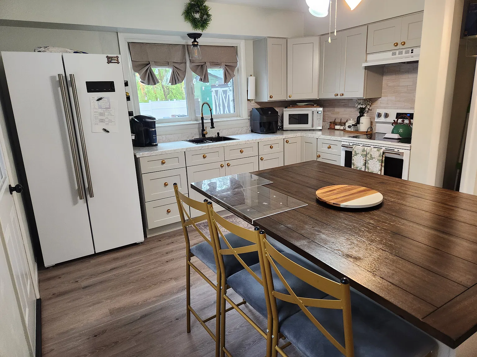 4 bed, 1349 sqft, $2,500 — Photo 4