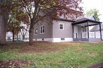 2nd image of 955 Geranium Ave E