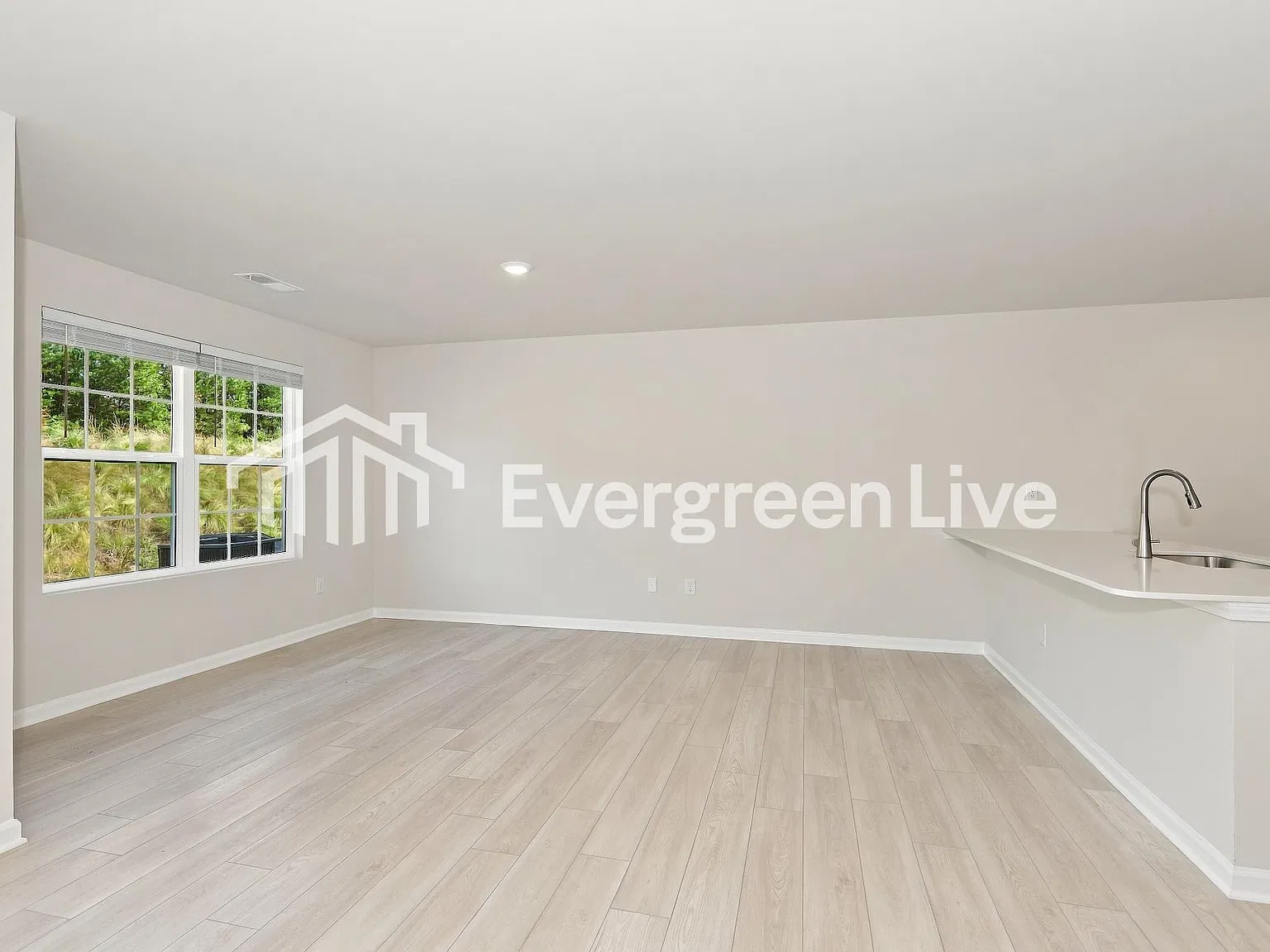 3 bed, 3.0 bath, 1403 sqft, $1,705 — Photo 2
