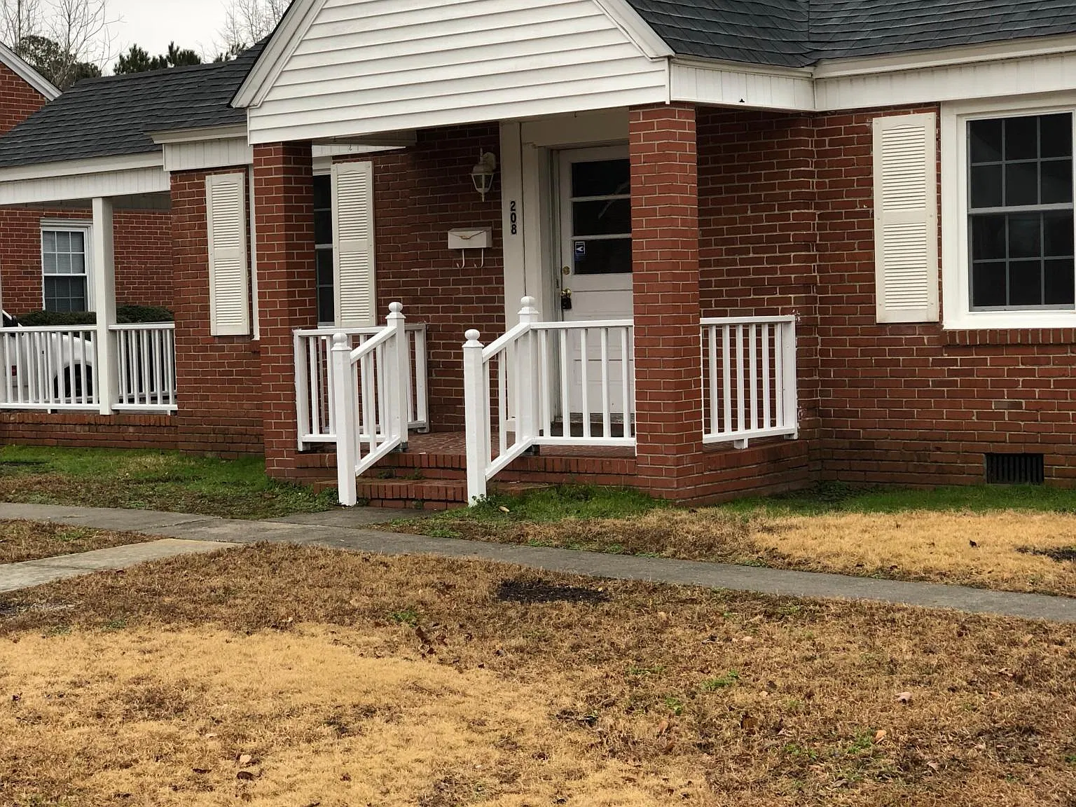 208 Canterbury Rd — Photo 2