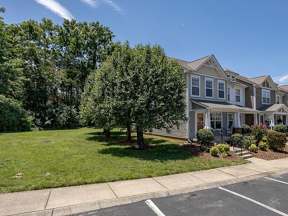 3rd image of 682 Flintlock Ct