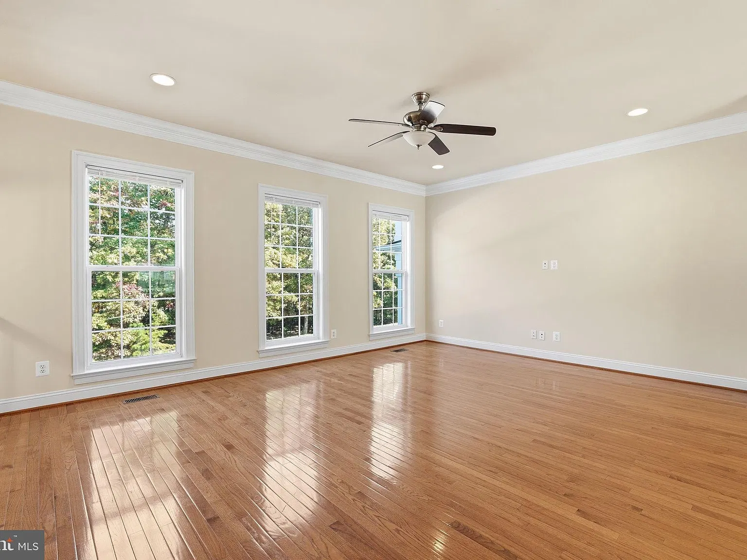 4 bed, 3.5 bath, 2964 sqft, $3,500 — Photo 3
