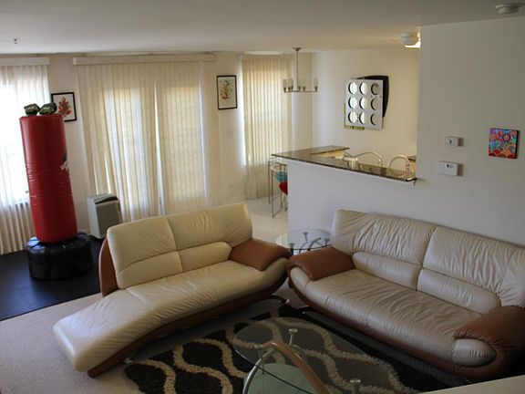 Living room/Dinind Room