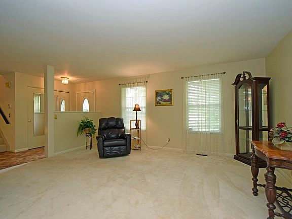 4th image of 1644 Congress Hill Ln
