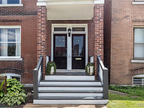 2nd image of 4008 Botanical Ave