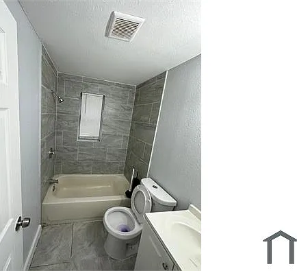 917 W 30th St — Photo 24
