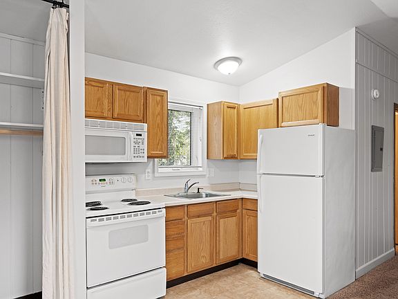 3rd image of 1472 Chena Point Ave #1