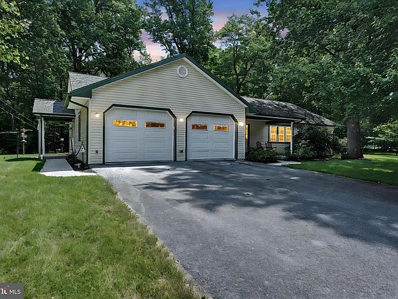 2nd image of 569 Texter Mountain Rd