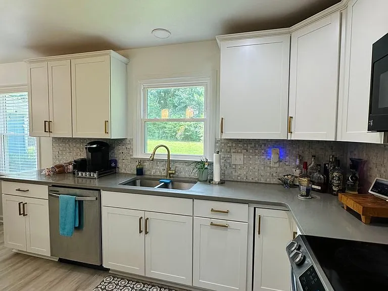 103 Meadow Creek Dr — Photo 17