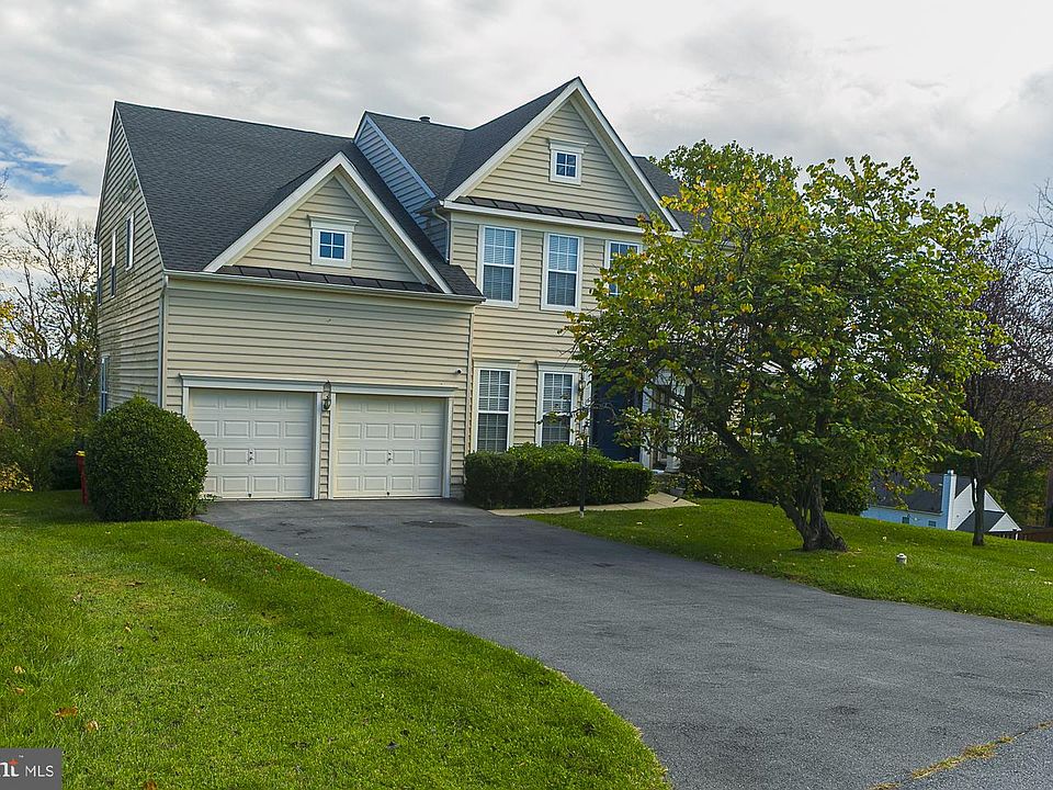 1st image of 121 Glory Ridge Pl