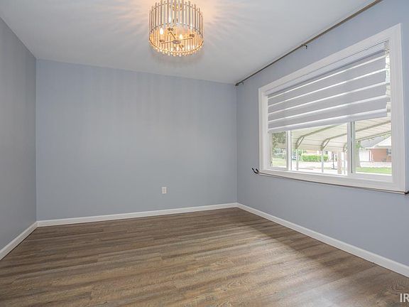 5th image of 2801 Eastbrooke Dr