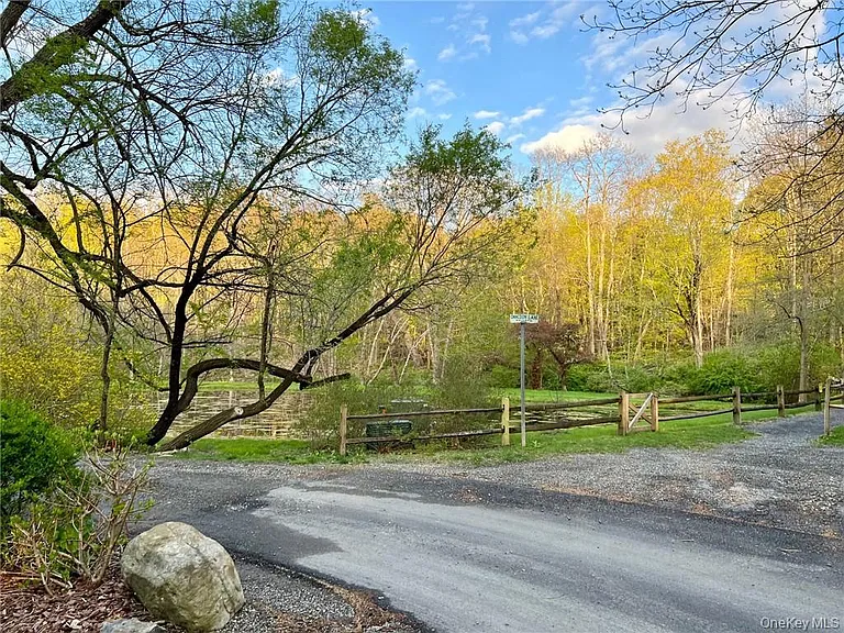 19 Mill Ln — Photo 22