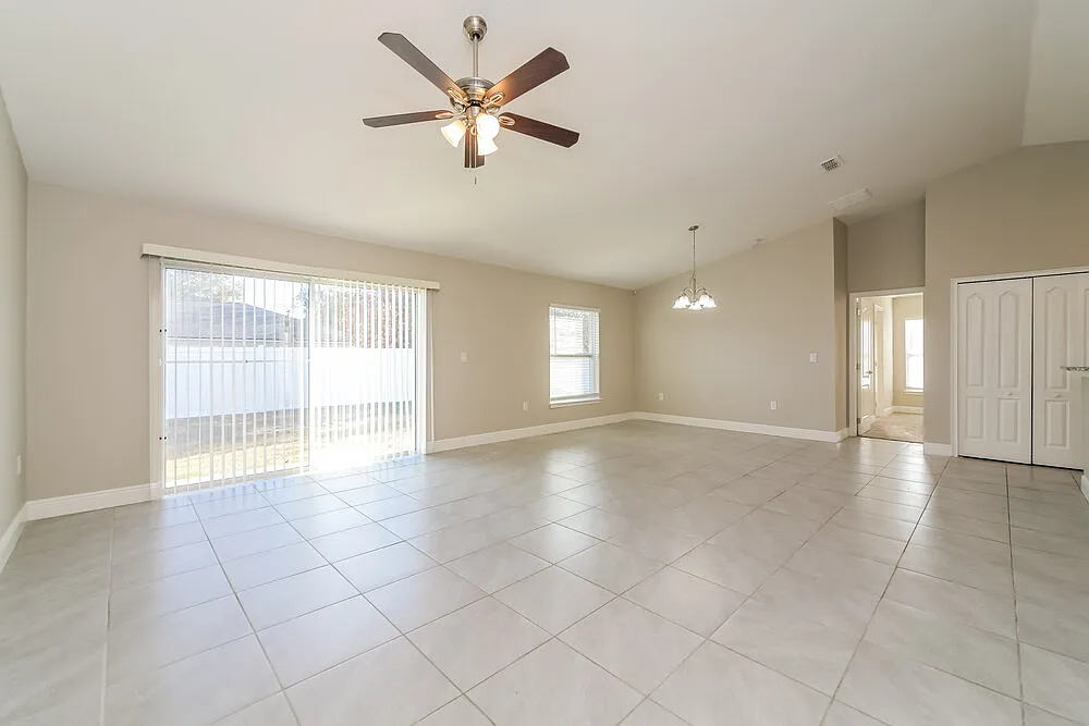 4 bed, 2.0 bath, 1814 sqft, $2,960 — Photo 3