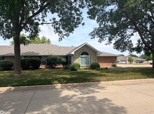 1703 Linden Dr APT C, Fairfield, IA 52556
