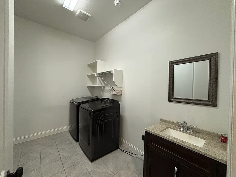 3421 Poinsettia Way — Photo 16